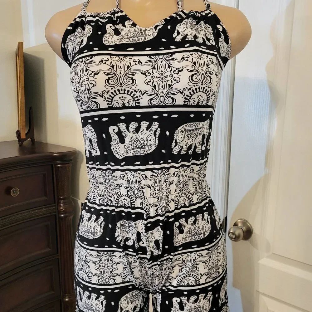 BLACK/WHITE CASUAL ROMPER  - Picture 4 of 13